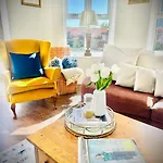 Дом отдыха Cobblers Walk - Luxury Country Getaway Askamore