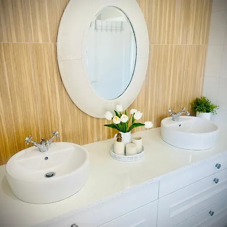 Cobblers Walk - Luxury Country Getaway *